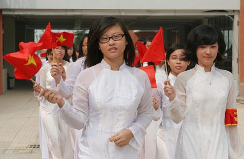 Party, State leaders join school year opening ceremony