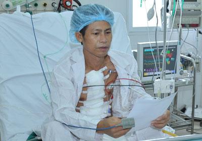 Army doctors conduct first heart transplant in Vietnam