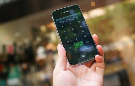 Vietnamese keen on iPhone 4
