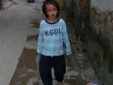 Tiny student, iron will