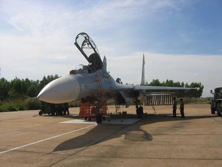 Vietnam&rsquo;s air force in drilling