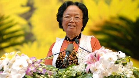 Female scientist and new rice variety