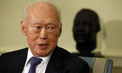 Lee Kuan Yew makes suggestions to stabilize the East Sea