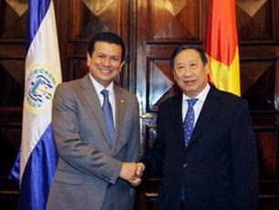 Diplomatic visa exemption accord signed with El Salvador