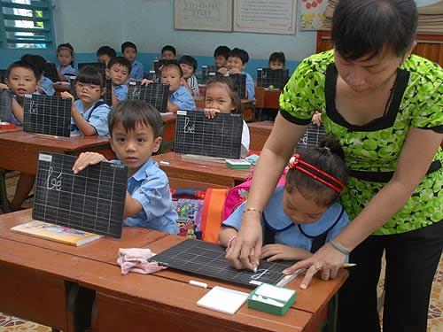 HCM City seriously lacking teachers for primary schools