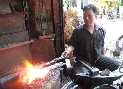 The last blacksmith on Lo Ren Street