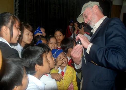 Japanese share with victims of My Lai massacre