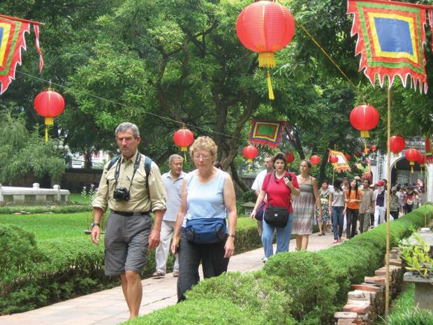 Travel companies puzzled with tours on great festival days
