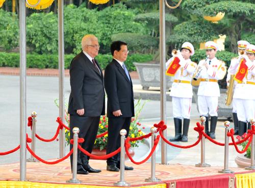 Palestinian President welcomed in Hanoi