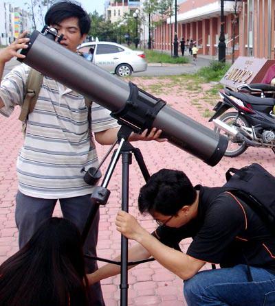 The first partial lunar eclipse in 2010