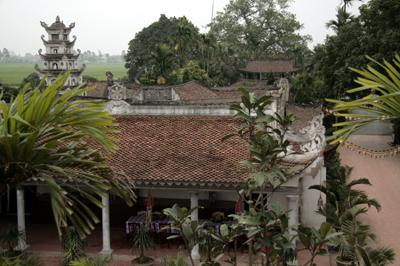 Biggest bronze Buddha statue brought to Hanoi