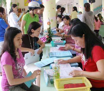 HCM City school enrollment overloaded