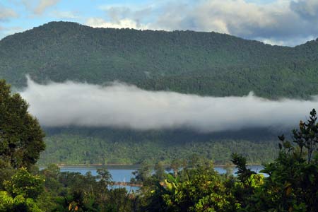Admiring the beauty of Da Mi Lake (Binh Thuan)