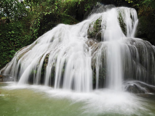 Phong Hai Waterfall Beauty in Bao Thang (Lao Cai) 
