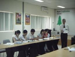 Ho Chi Minh City recruits 100 native English teachers 