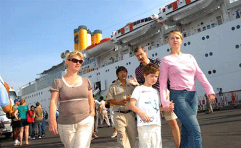 A Sharp Increase of Sea Travelers to Vietnam this year 2012