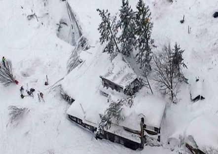 Many students in Japan are in danger after snowslide
